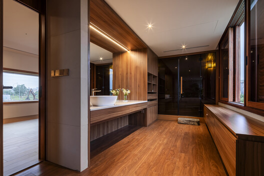 Gentle House / 23o5Studio - Interior Photography, Bathroom, Wood, Lighting, Glass