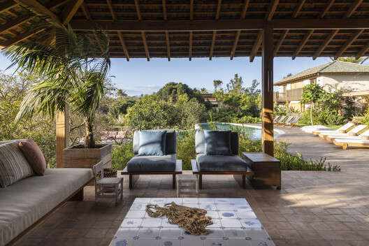 Ība House / Daniel Fromer - Interior Photography, Living Room, Wood, Chair, Patio, Deck