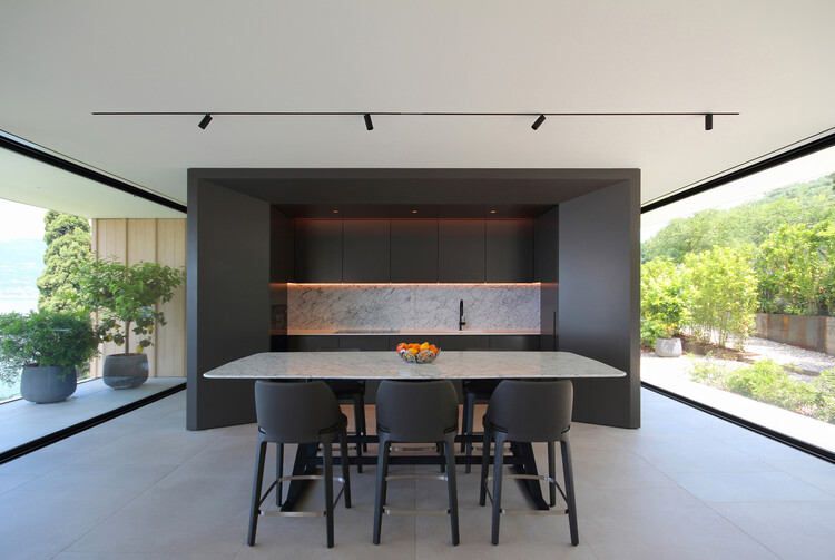 Villa Dellago / JM Architecture - Fotografía interior, Madera, Mesas, Vidrio, Sillas