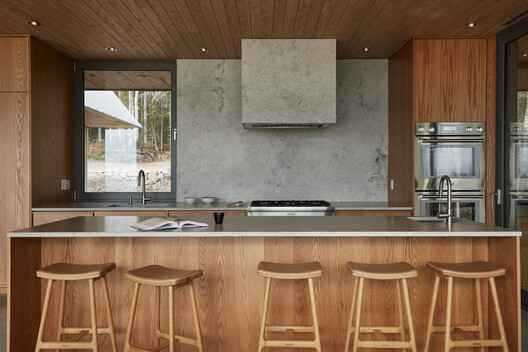 Rang Ste-Mathilde Residence / Jérôme Lapierre Architecte - Interior Photography, Kitchen, Countertop, Wood, Chair