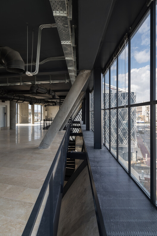 AVA Communications Building  / KRDS (Kourosh Rafiey Design Studio) - Image 11 of 16