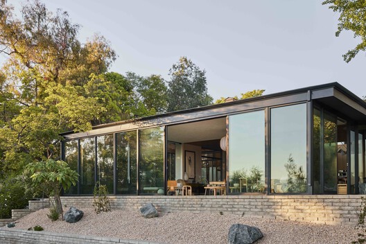 Glass Ridge House / OWIU Design