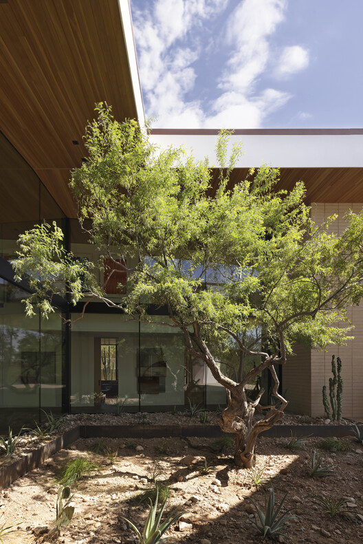 Desert Geode Residence / Kendle Design Collaborative - Image 5 of 29
