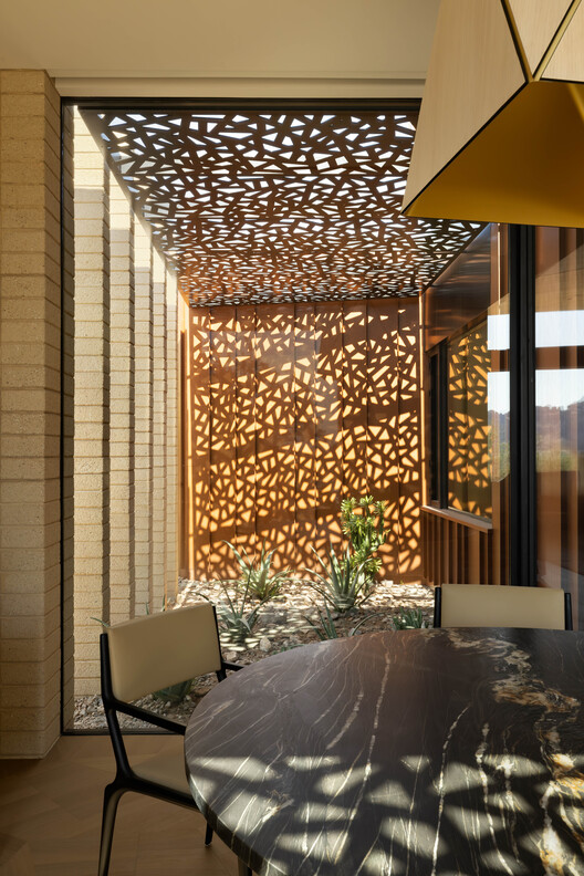 Desert Geode Residence / Kendle Design Collaborative - Interior Photography, Wood, Lighting
