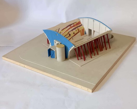 Clorindo Testa's  Artistic and Architectural Experimentation: Colors and Asymmetrical Plays in Spaces of Worship - Image 12 of 39