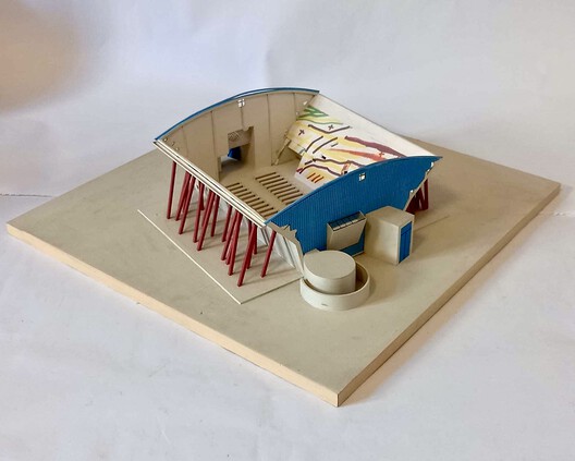 Clorindo Testa's  Artistic and Architectural Experimentation: Colors and Asymmetrical Plays in Spaces of Worship - Image 11 of 39