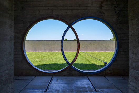 Between Matter and Gesture, Architectures that Think Through Details - Image 8 of 13