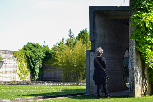 Between Matter and Gesture, Architectures that Think Through Details - Image 10 of 13