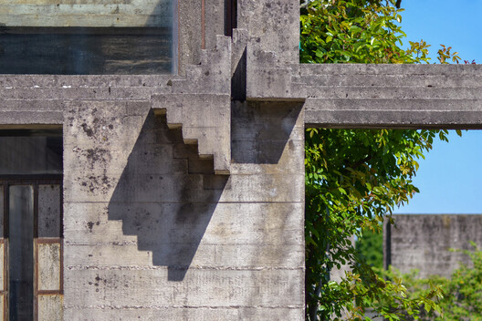 Between Matter and Gesture, Architectures that Think Through Details - Image 9 of 13