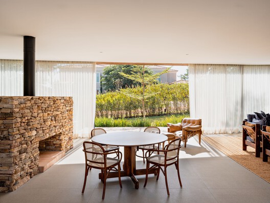 Haras House / Felipe Hess Arquitetos - Interior Photography, Dining room, Wood, Chair