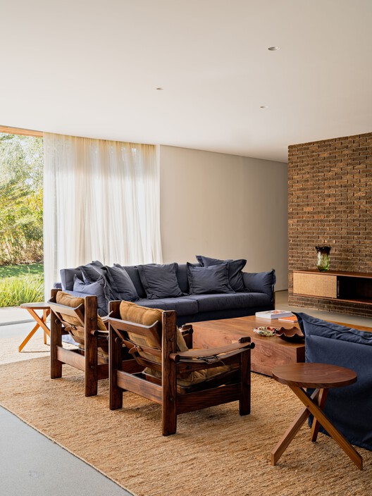 Casa Haras / Felipe Hess Arquitetos - Fotografía interior, Sala de estar, Madera, Sillones, Sillas