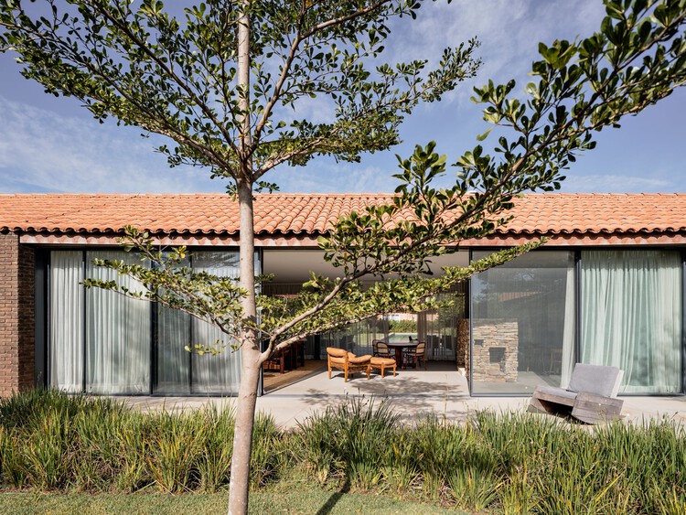 Casa Haras / Felipe Hess Arquitetos - Fotografía exterior, Patio interior