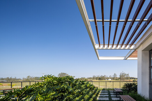 Parque Industrial Vanelise Confecções / VOO® - Fotografía exterior