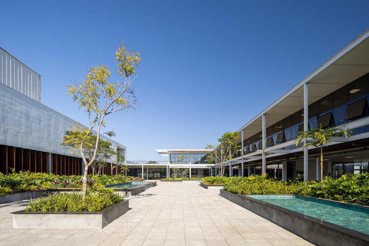 Parque Industrial Vanelise Confecções / VOO® - Imagen 29 de 43