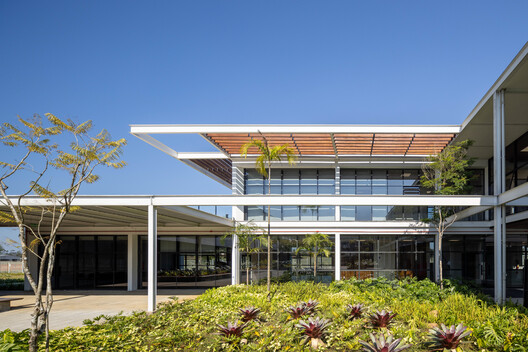 Parque Industrial Vanelise Confecções / VOO® - Imagen 8 de 43