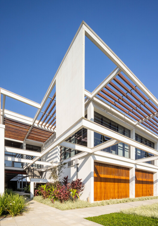 Parque Industrial Vanelise Confecções / VOO® - Fotografía exterior