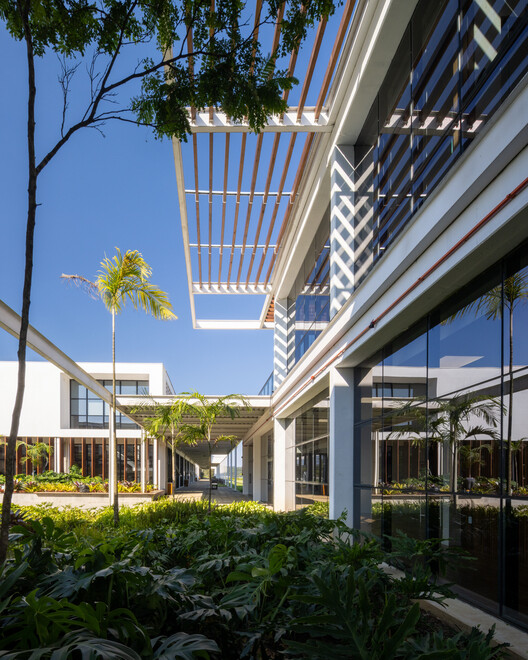 Parque Industrial Vanelise Confecções / VOO® - Imagen 10 de 43