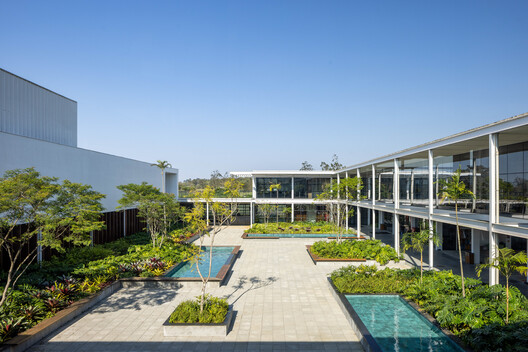 Parque Industrial Vanelise Confecções / VOO® - Imagen 24 de 43