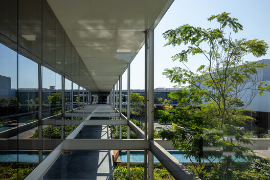 Parque Industrial Vanelise Confecções / VOO® - Imagen 25 de 43