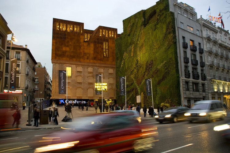 记录时光的材质：10个运用耐候钢（Corten Steel）的当代项目 - 22 的图像 30