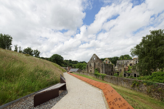 A Material That Records Time: 10 Contemporary Projects Featuring Corten Steel - Image 25 of 30