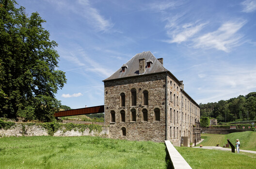 A Material That Records Time: 10 Contemporary Projects Featuring Corten Steel - Image 24 of 30