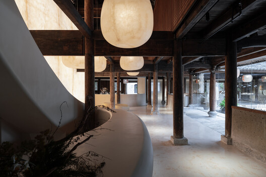 Tai-Silk Courtyard / Deep Origin Lab + CO-MILEU - Interior Photography, Column, Concrete