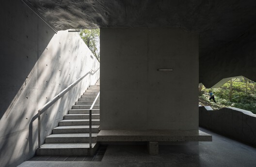 Public Restroom of Nanjing Sifang Art Lake District / WUWU Atelier, ADINJU - Interior Photography, Stairs, Concrete