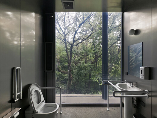 Public Restroom of Nanjing Sifang Art Lake District / WUWU Atelier, ADINJU - Interior Photography, Bathroom, Glass