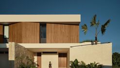 Tapa Villa / Studio Tanama