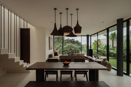 Tapa Villa / Studio Tanama - Interior Photography, Dining room, Wood, Chair