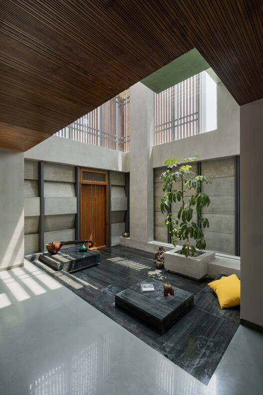 Heirlooms in Concrete / Greyscale Design Studio - Interior Photography, Living Room