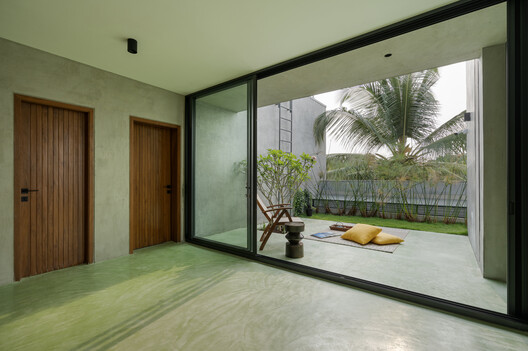 Heirlooms in Concrete / Greyscale Design Studio - Interior Photography