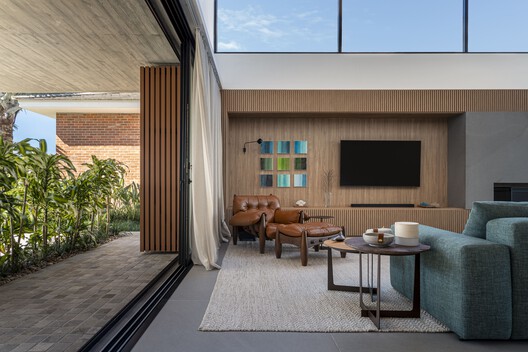 Casa Villaggio / Vox Arquitetura - Fotografía exterior, Sillas