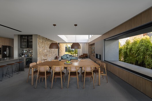 Casa Villaggio / Vox Arquitetura - Fotografía interior, Comedor, Madera