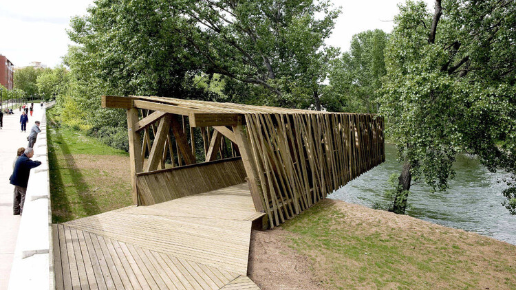 Of a Feather: The Hidden Architecture of Bird Watching - Image 15 of 30