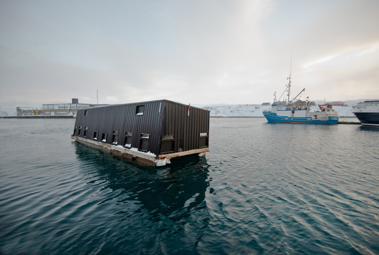 Of a Feather: The Hidden Architecture of Bird Watching - Image 12 of 30