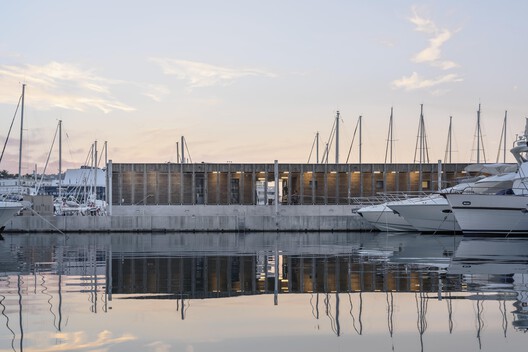 Why Sit by the Dock of the Bay? Designing Thresholds to the Water - Image 20 of 53