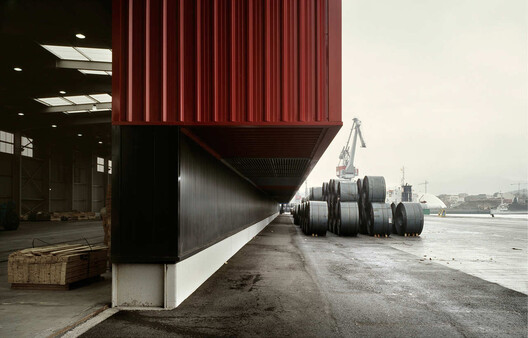 Why Sit by the Dock of the Bay? Designing Thresholds to the Water - Image 19 of 53