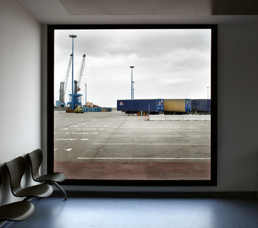 Why Sit by the Dock of the Bay? Designing Thresholds to the Water - Image 34 of 53