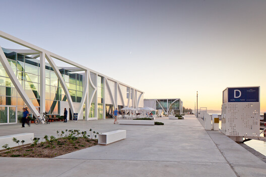 Why Sit by the Dock of the Bay? Designing Thresholds to the Water - Image 51 of 53