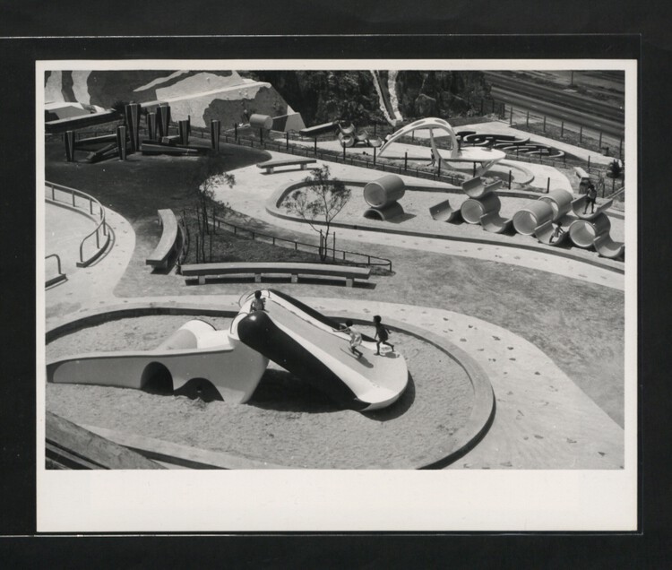 Playscapes and Public Imagination: The Ambiguous Play in Urban Life of Hong Kong - Image 3 of 18