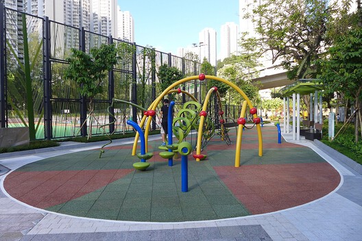Playscapes and Public Imagination: The Ambiguous Play in Urban Life of Hong Kong - Image 4 of 18