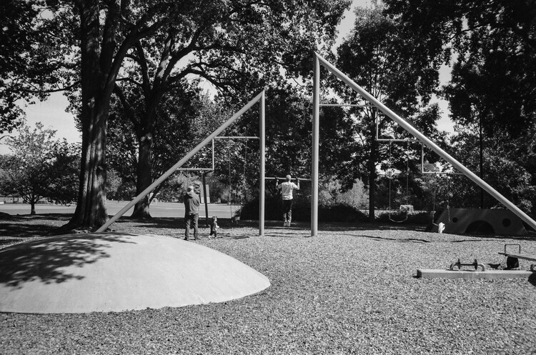 Playscapes and Public Imagination: The Ambiguous Play in Urban Life of Hong Kong - Image 5 of 18
