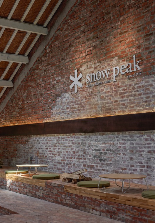 Suzhou Snow Peak Cafe / KiKi ARCHi - Interior Photography, Wood, Brick