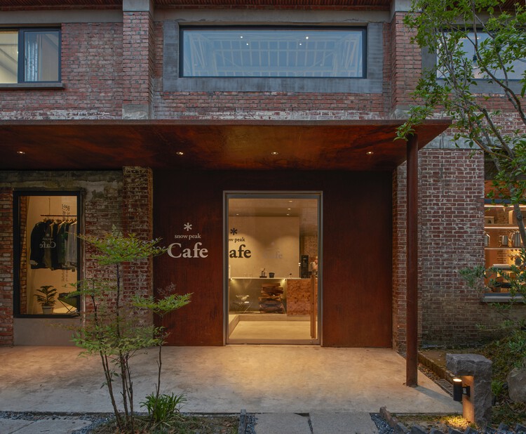 红砖老仓库变身野游美学空间：苏州Snow Peak Cafe竣工，毗邻拙政园的自然留白之所 - 图片 3