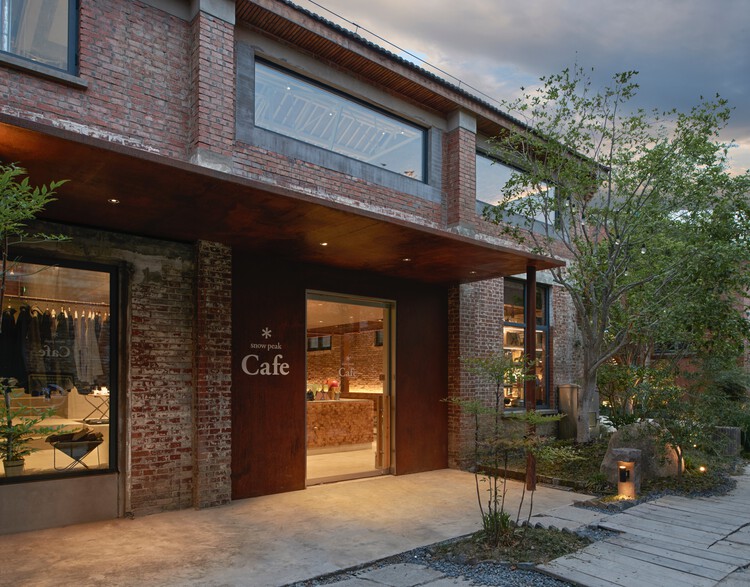 红砖老仓库变身野游美学空间：苏州Snow Peak Cafe竣工，毗邻拙政园的自然留白之所 - 图片 4