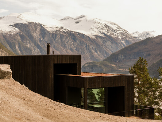 18-07 Holiday Home / OFFICE INAINN - Exterior Photography