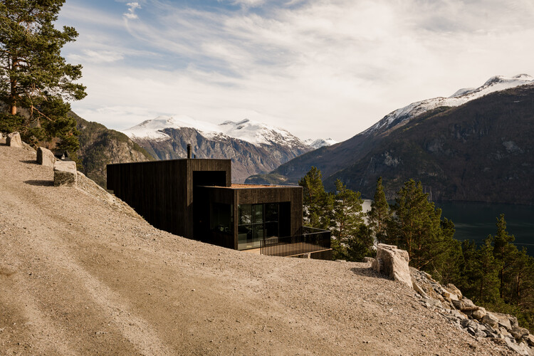 18-07 Casa de Vacaciones / OFFICE INAINN - Imagen 6 de 37