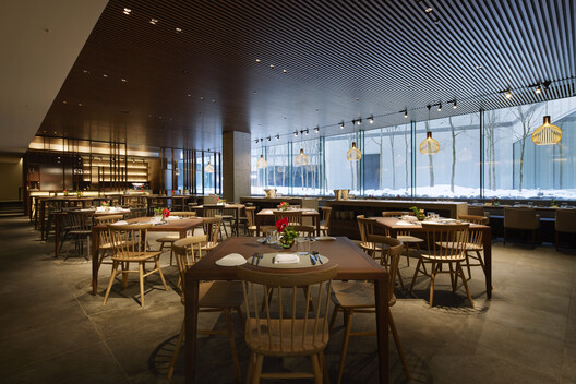 MUWA NISEKO  / Nikken Sekkei - Interior Photography, Dining room, Lighting, Chair